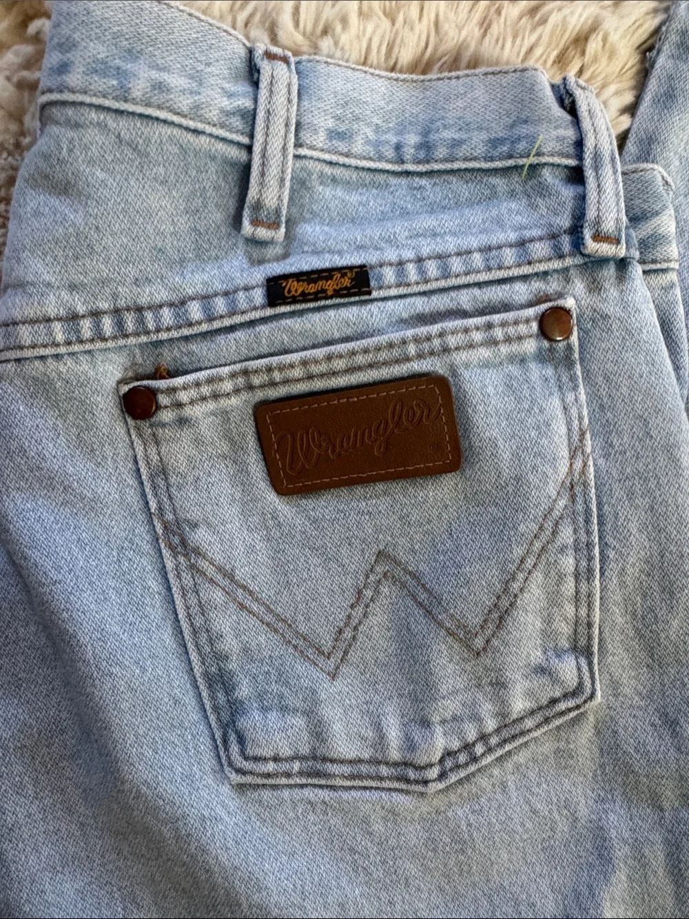 🤠Wrangler Men’s Light Blue 34” Relaxed Jeans Cowboy cut raw hem 31” inseam